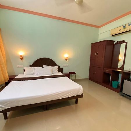 Packbag Comfort Bed & Breakfast Kovalam Ngoại thất bức ảnh