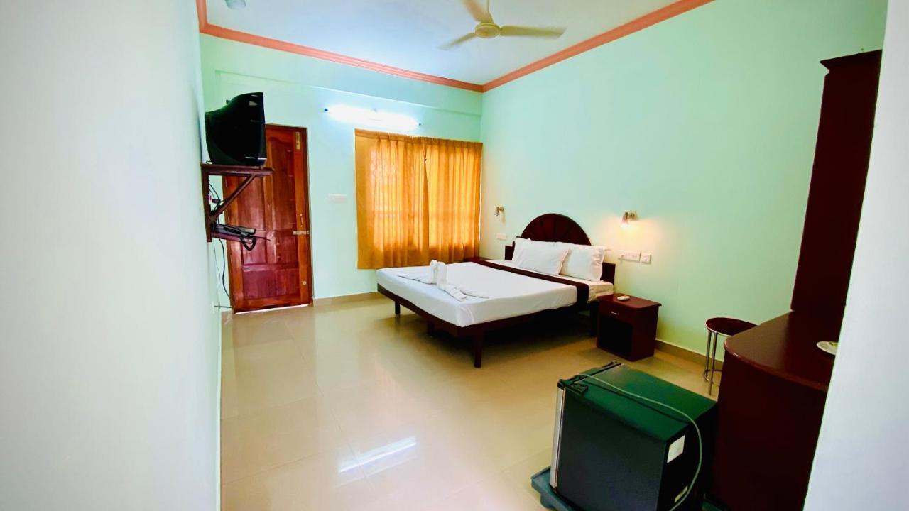 Packbag Comfort Bed & Breakfast Kovalam Ngoại thất bức ảnh