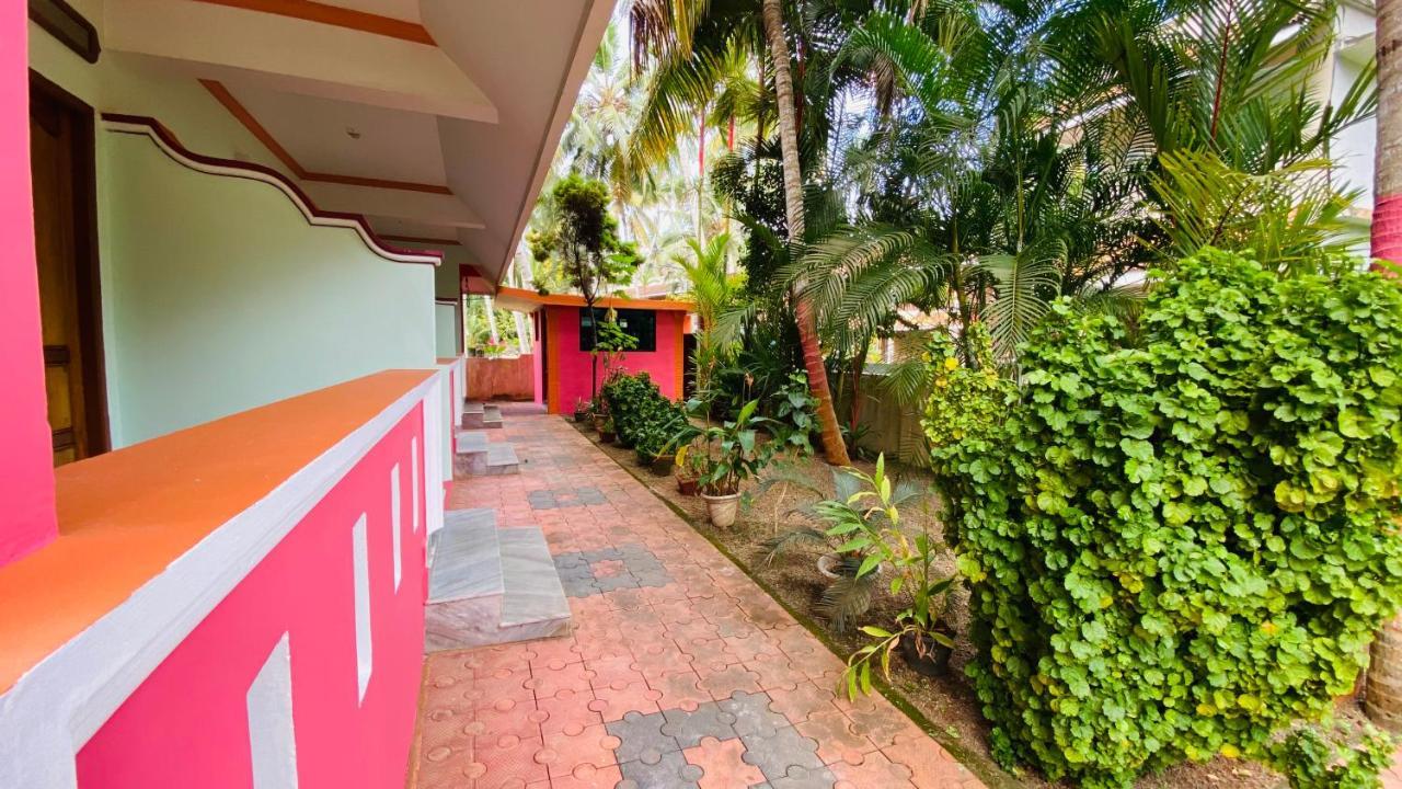 Packbag Comfort Bed & Breakfast Kovalam Ngoại thất bức ảnh
