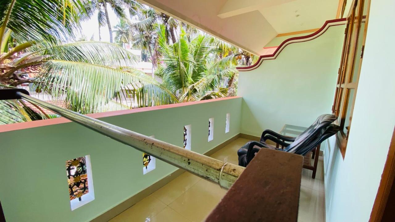 Packbag Comfort Bed & Breakfast Kovalam Ngoại thất bức ảnh