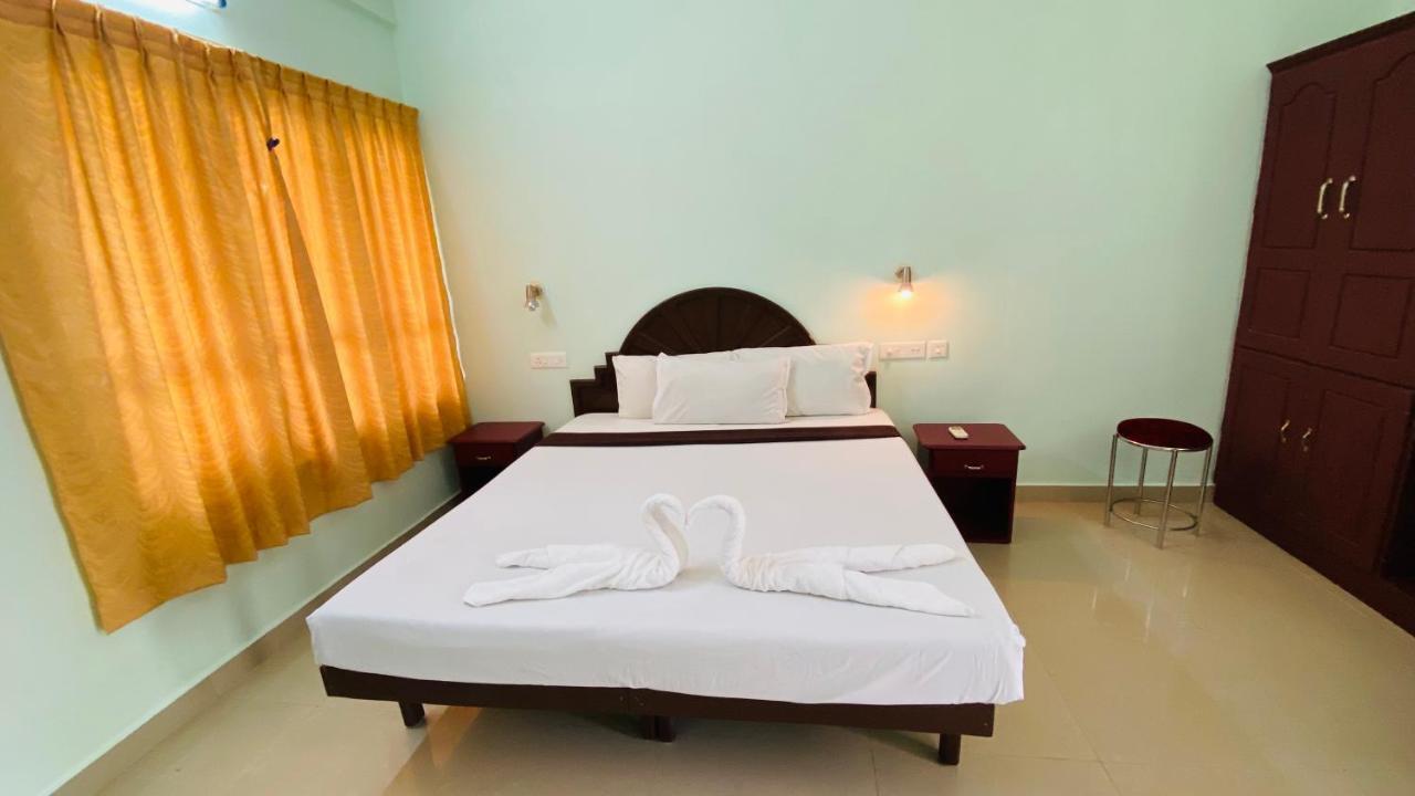 Packbag Comfort Bed & Breakfast Kovalam Ngoại thất bức ảnh