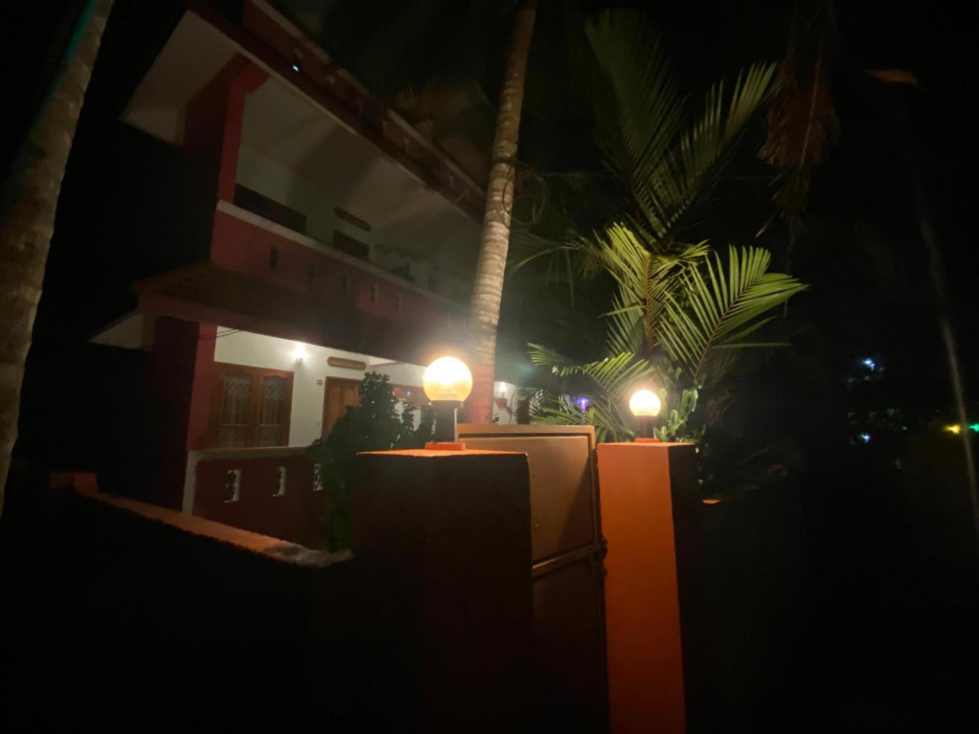 Packbag Comfort Bed & Breakfast Kovalam Ngoại thất bức ảnh