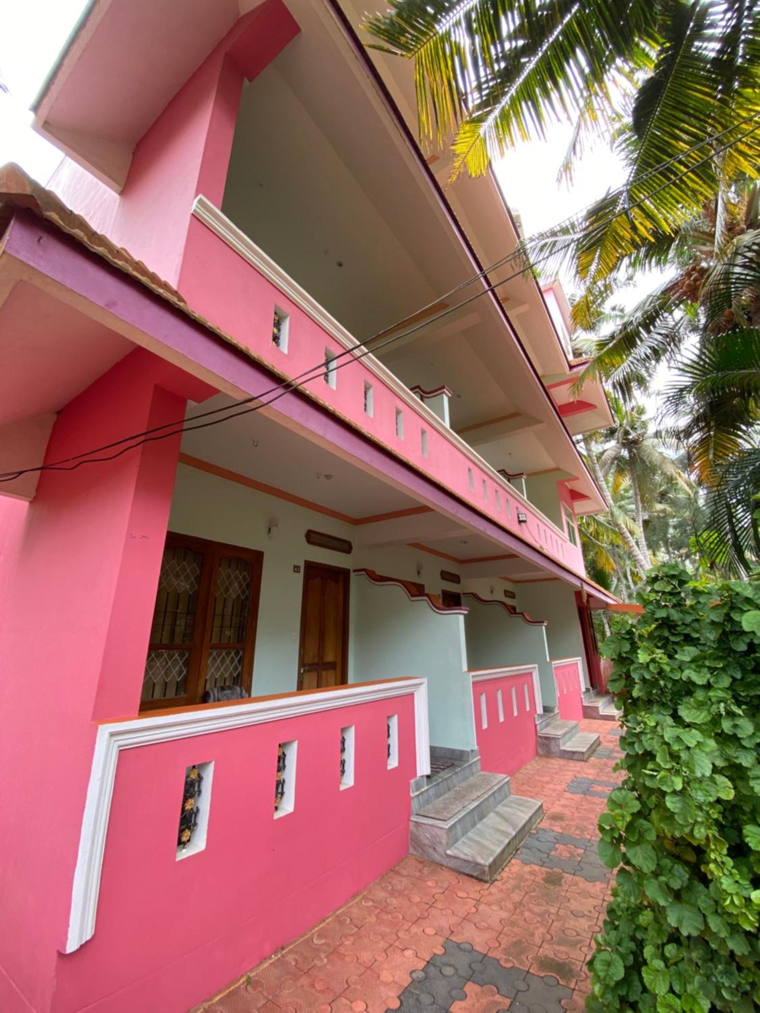 Packbag Comfort Bed & Breakfast Kovalam Ngoại thất bức ảnh