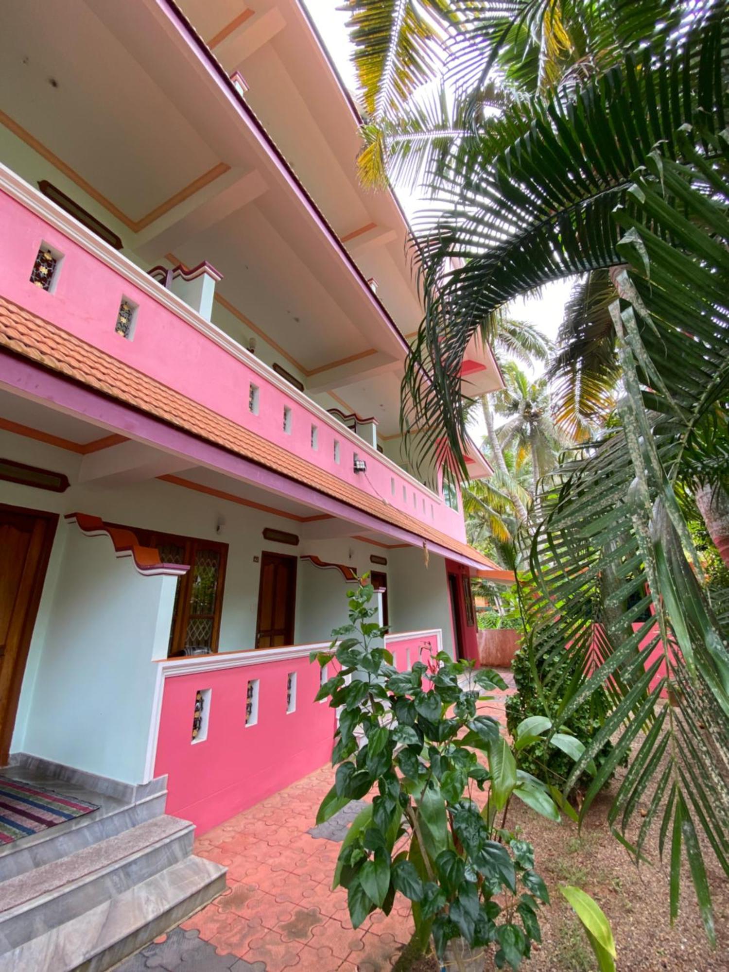 Packbag Comfort Bed & Breakfast Kovalam Ngoại thất bức ảnh