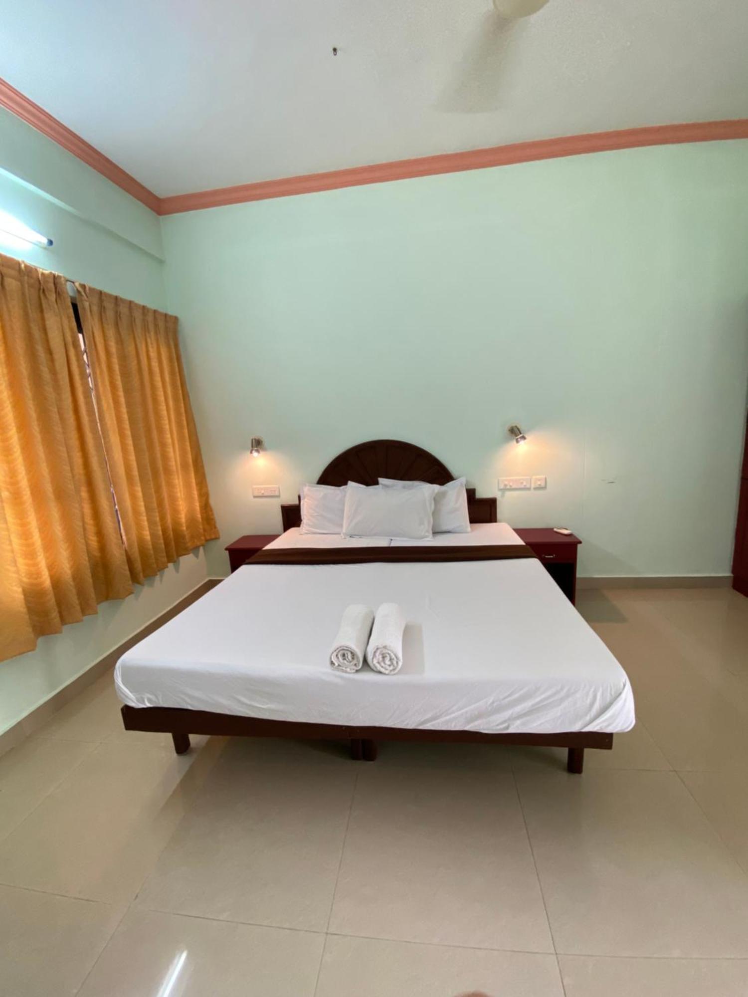Packbag Comfort Bed & Breakfast Kovalam Ngoại thất bức ảnh