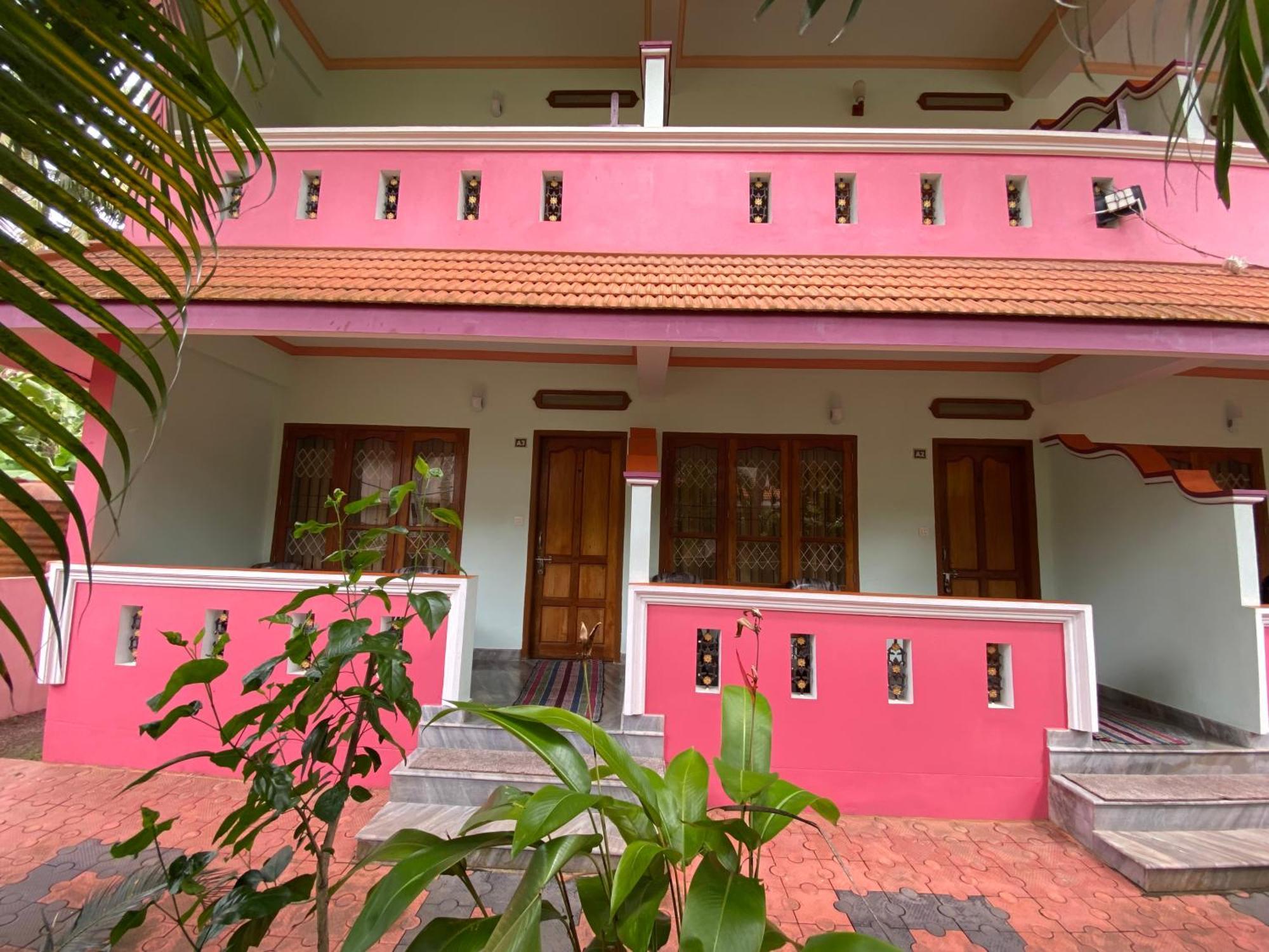Packbag Comfort Bed & Breakfast Kovalam Ngoại thất bức ảnh