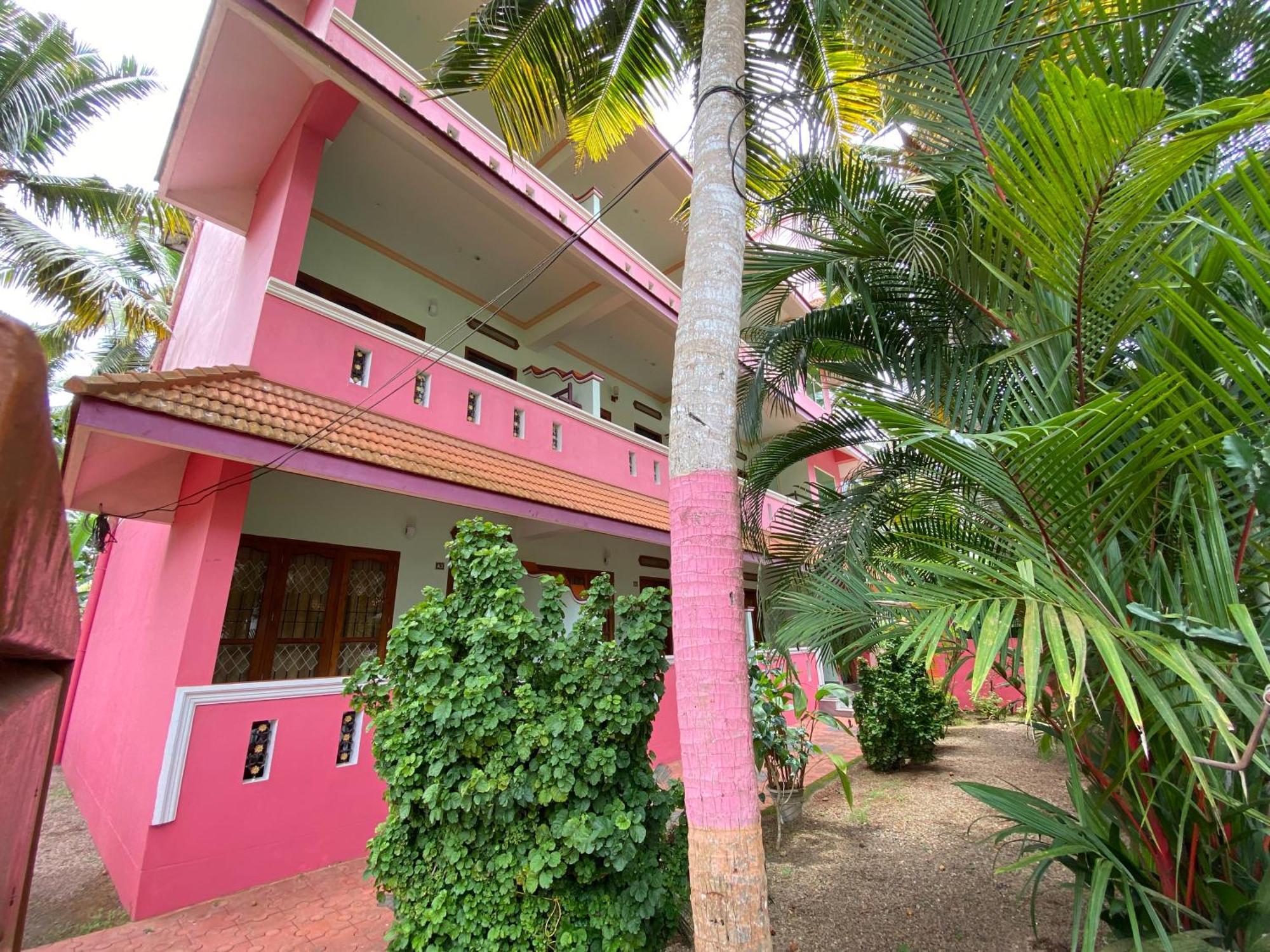 Packbag Comfort Bed & Breakfast Kovalam Ngoại thất bức ảnh