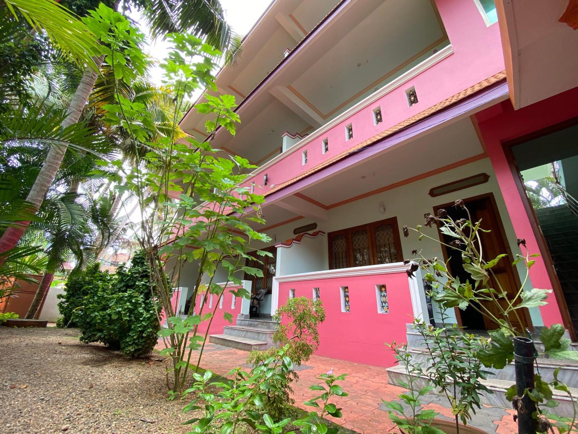 Packbag Comfort Bed & Breakfast Kovalam Ngoại thất bức ảnh