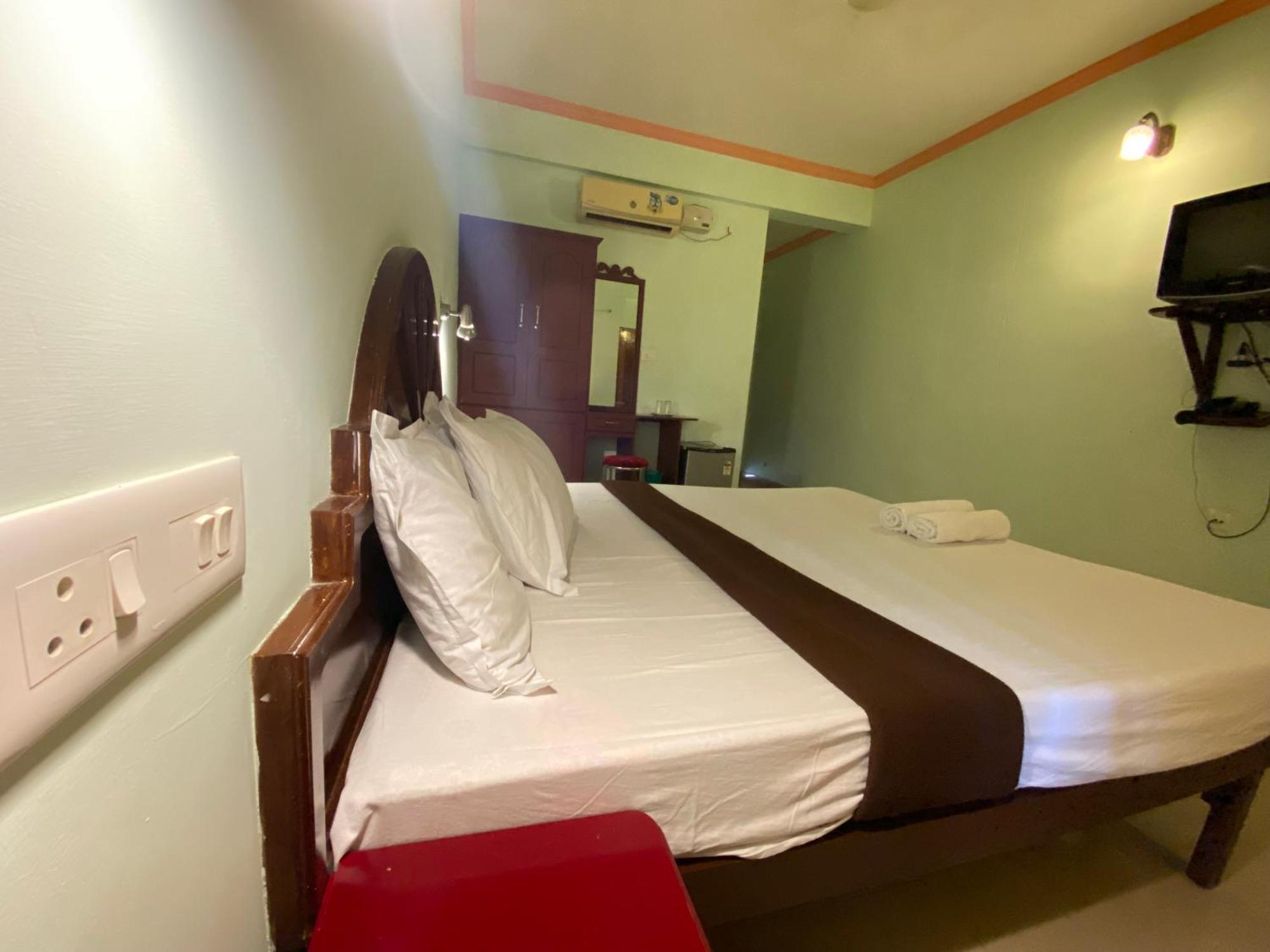 Packbag Comfort Bed & Breakfast Kovalam Ngoại thất bức ảnh