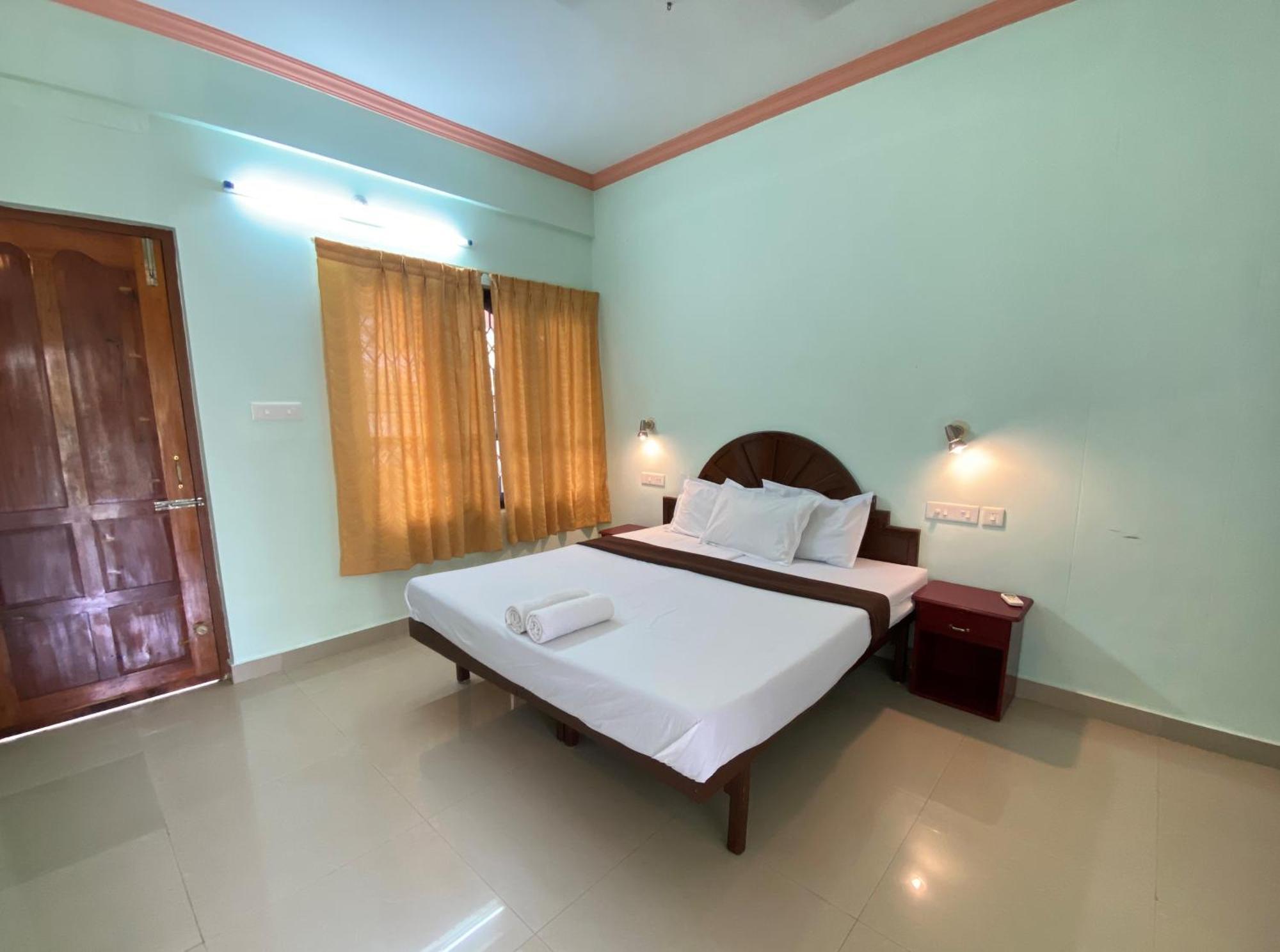 Packbag Comfort Bed & Breakfast Kovalam Ngoại thất bức ảnh