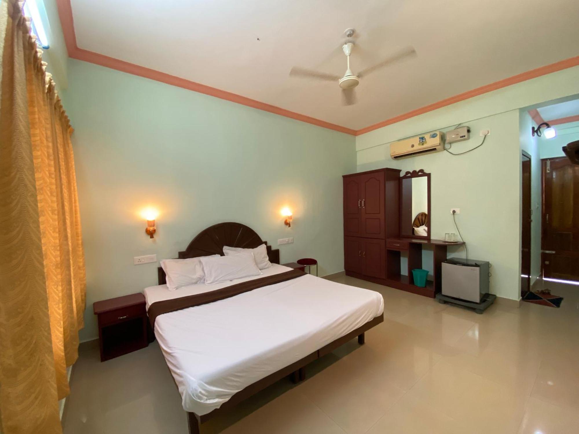 Packbag Comfort Bed & Breakfast Kovalam Ngoại thất bức ảnh