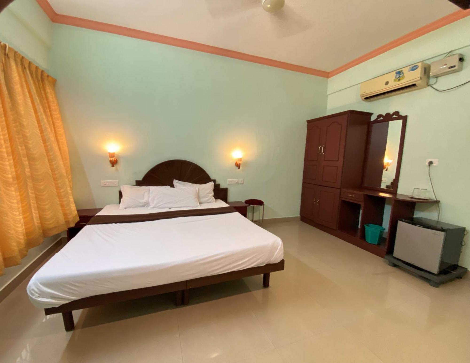 Packbag Comfort Bed & Breakfast Kovalam Ngoại thất bức ảnh