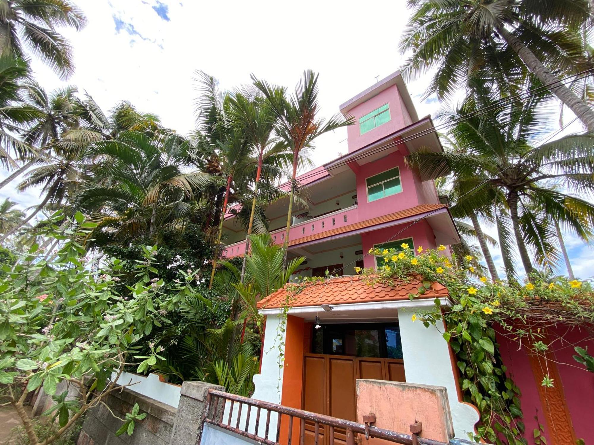 Packbag Comfort Bed & Breakfast Kovalam Ngoại thất bức ảnh