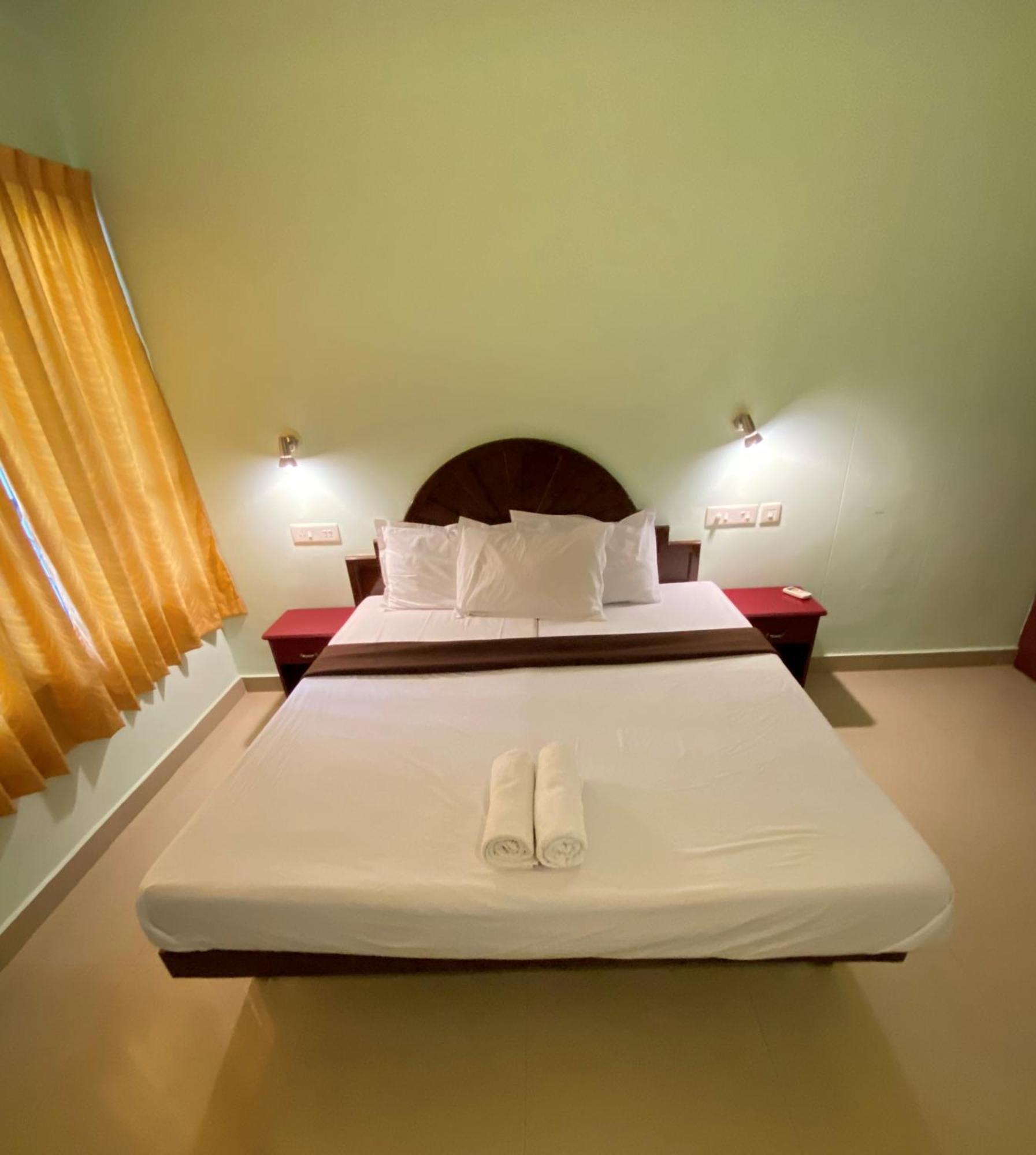 Packbag Comfort Bed & Breakfast Kovalam Ngoại thất bức ảnh