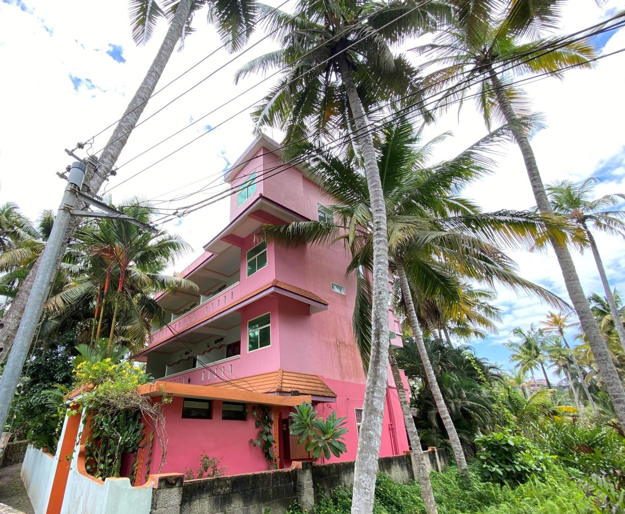 Packbag Comfort Bed & Breakfast Kovalam Ngoại thất bức ảnh