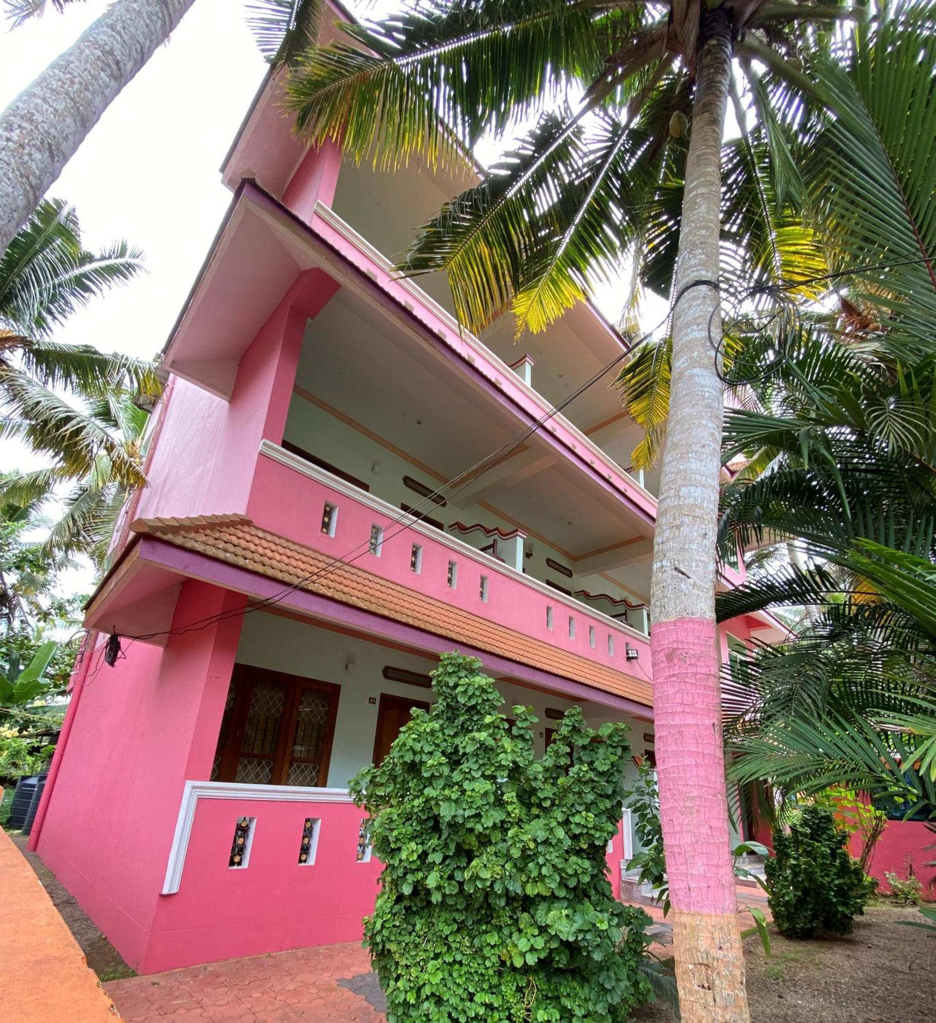 Packbag Comfort Bed & Breakfast Kovalam Ngoại thất bức ảnh