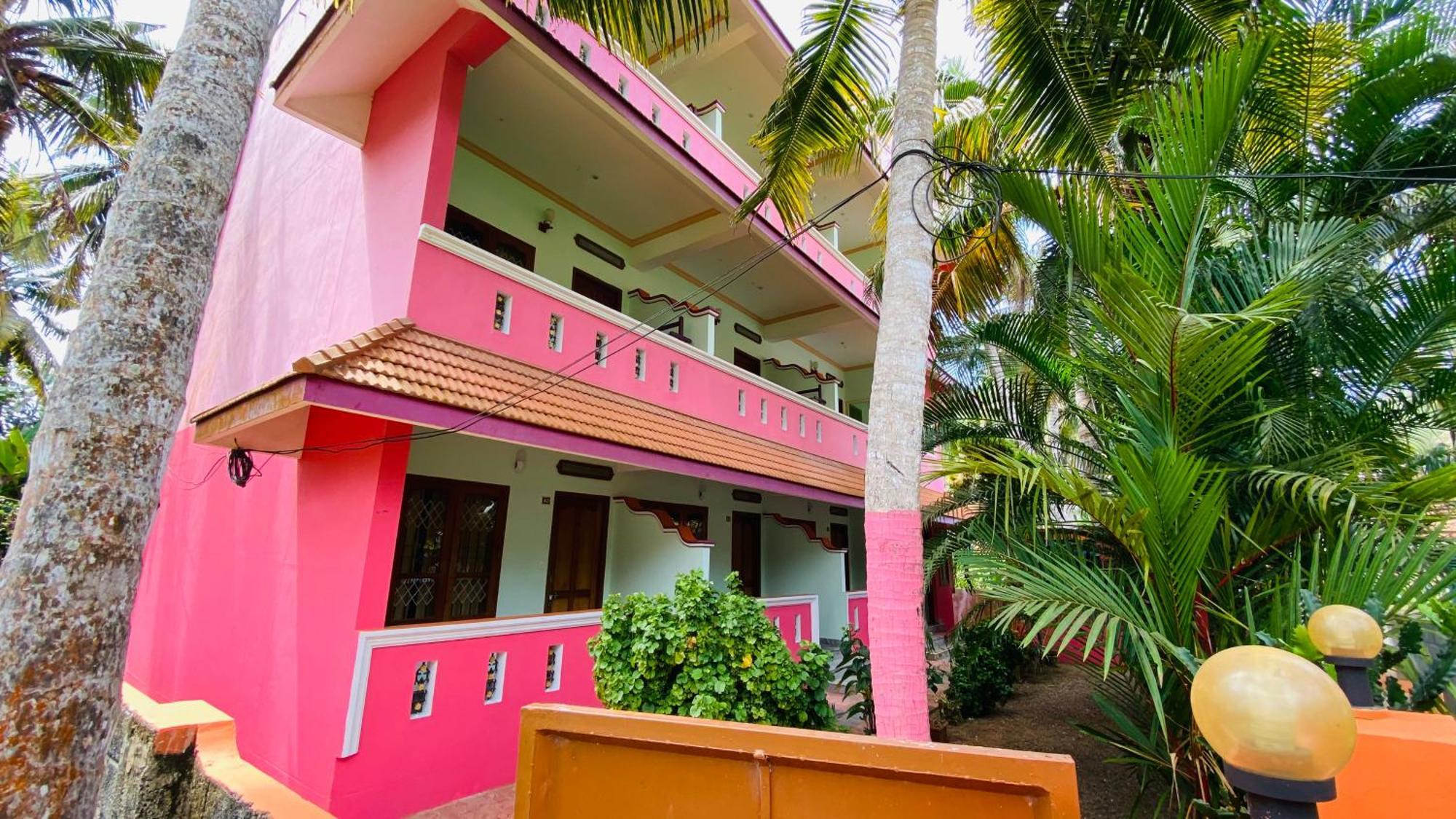 Packbag Comfort Bed & Breakfast Kovalam Ngoại thất bức ảnh
