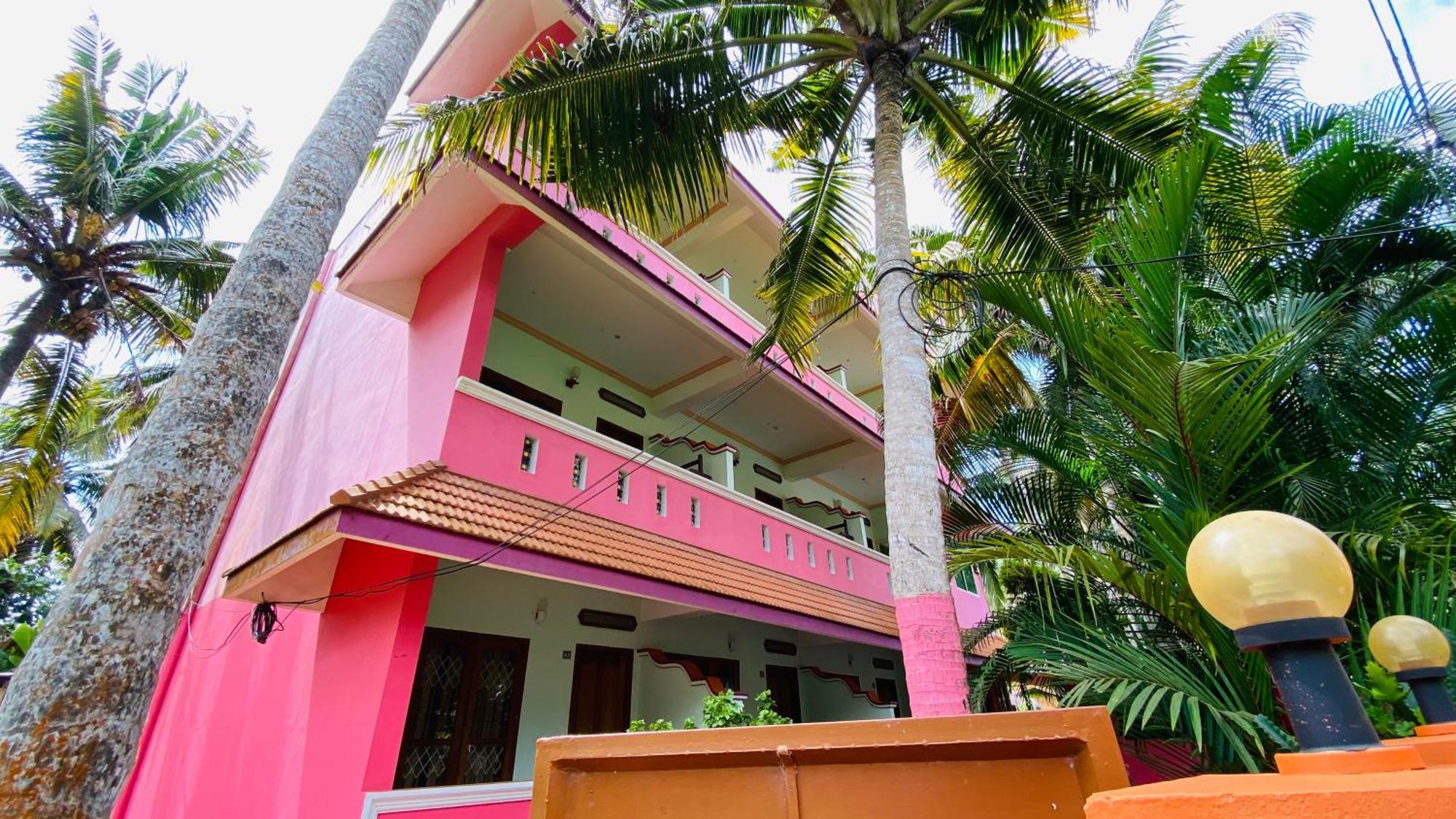 Packbag Comfort Bed & Breakfast Kovalam Ngoại thất bức ảnh